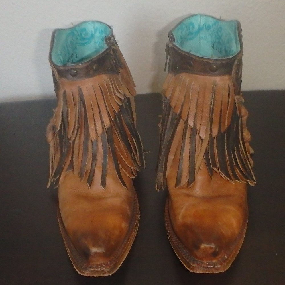 CORRAL DISTRESSED FRINGE ANKLE BOOT SIZE 8